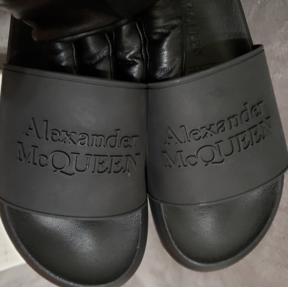 Alexander McQueen Pool Slides - Picture 4 of 10
